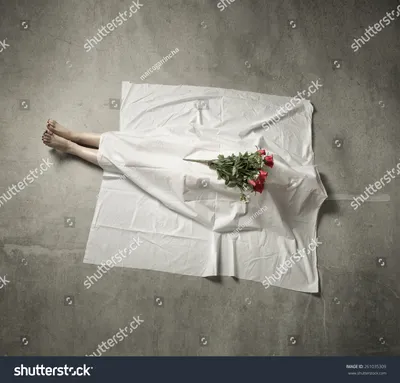 Мертвец в белой одежде
